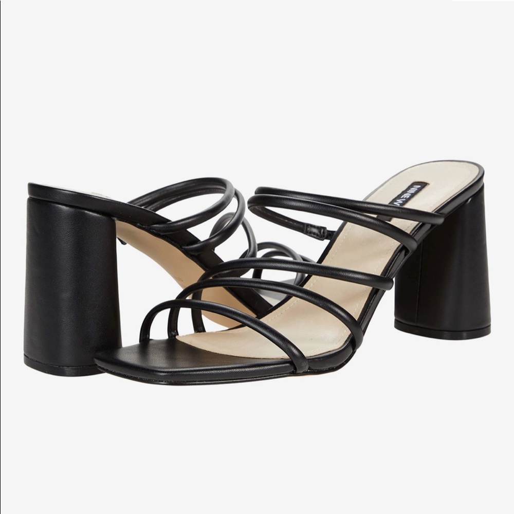 Nine West Girlie Sandal / 90s black block heel